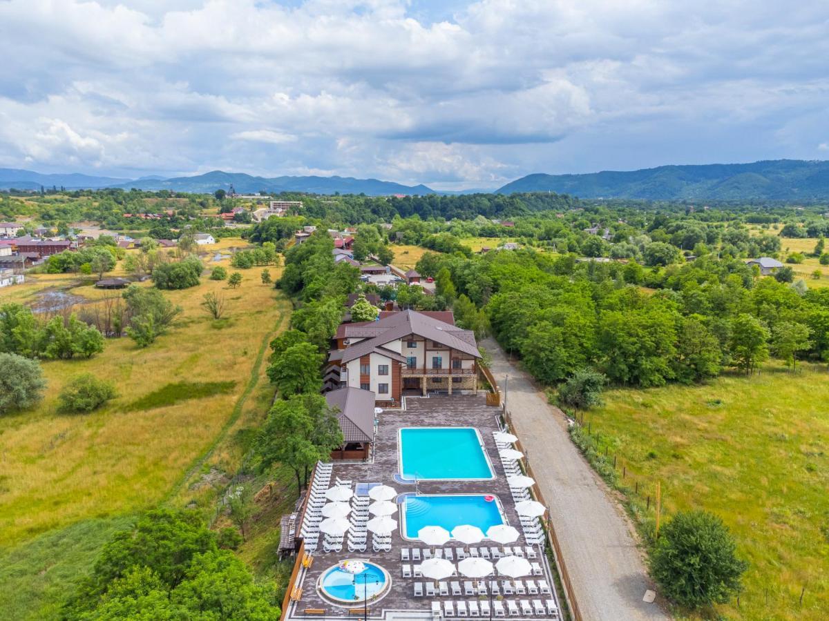 Sofion Hotel&Resort Aknaszlatina Kültér fotó